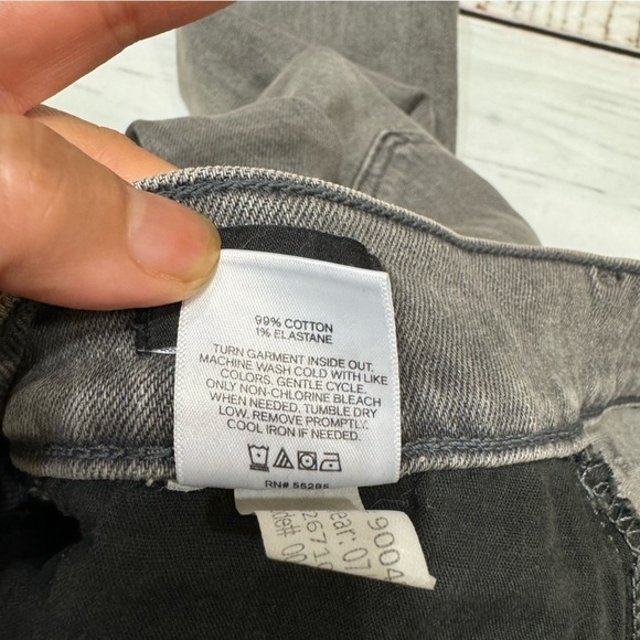 EXPRESS TAPERED ANKLE HIGH RISE women’s JEANS in grey size 4R Mom Jeans EUC - Picture 2 of 14